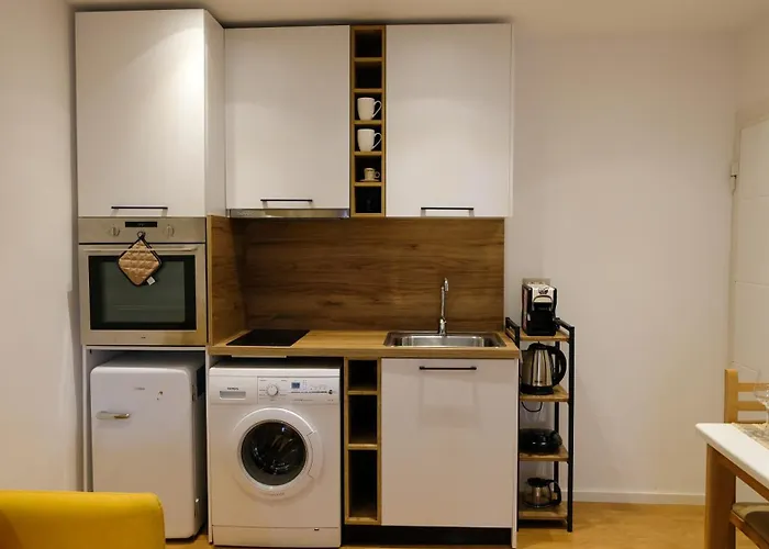 2e Center Apartment